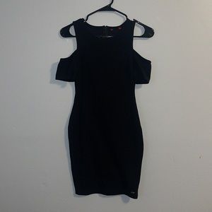 GUESS Black shoulder cutout dress size small
